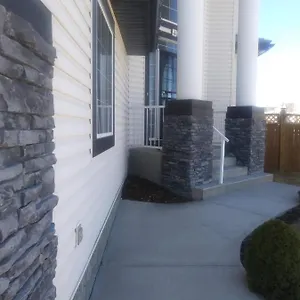 https://680-sq-ft-private-space-with-ensuite-bathroom.calgaryhotelsearch.com